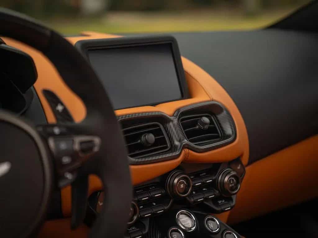 Aston Martin V12 Vantage Roadster | Nr. 211/249 | Pentland Gr 10/2023-photo-46