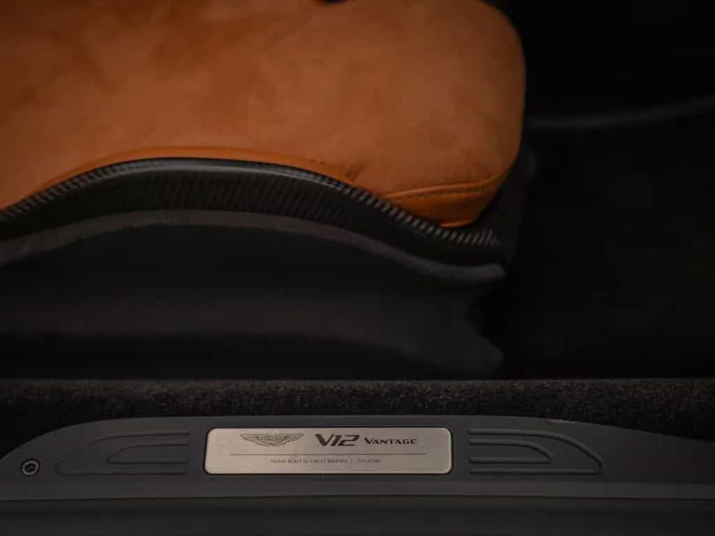 Aston Martin V12 Vantage Roadster | Nr. 211/249 | Pentland Gr 10/2023-photo-8