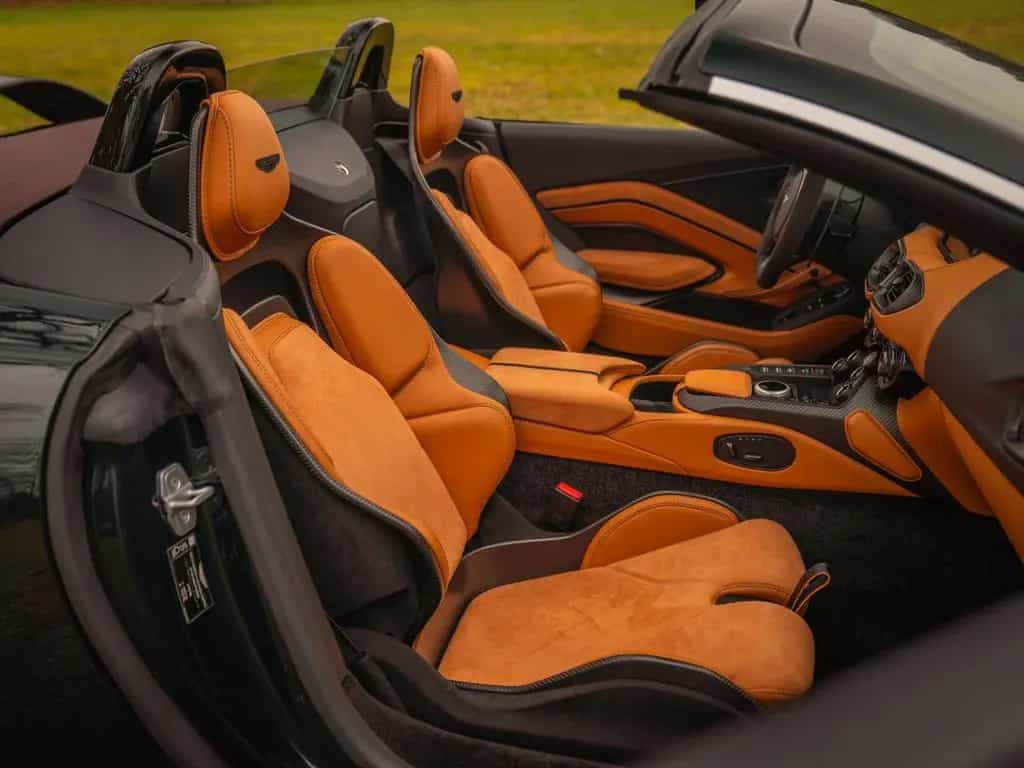 Aston Martin V12 Vantage Roadster | Nr. 211/249 | Pentland Gr 10/2023-photo-9