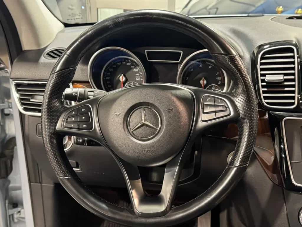 Mercedes-Benz GLE-Class 400 | TÜV 06/2027 02/2018-photo-26