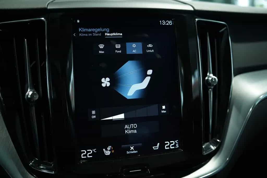 Volvo XC60 Momentum 2WD *H-UP *Kamera *Digital *Navi 03/2018-photo-26