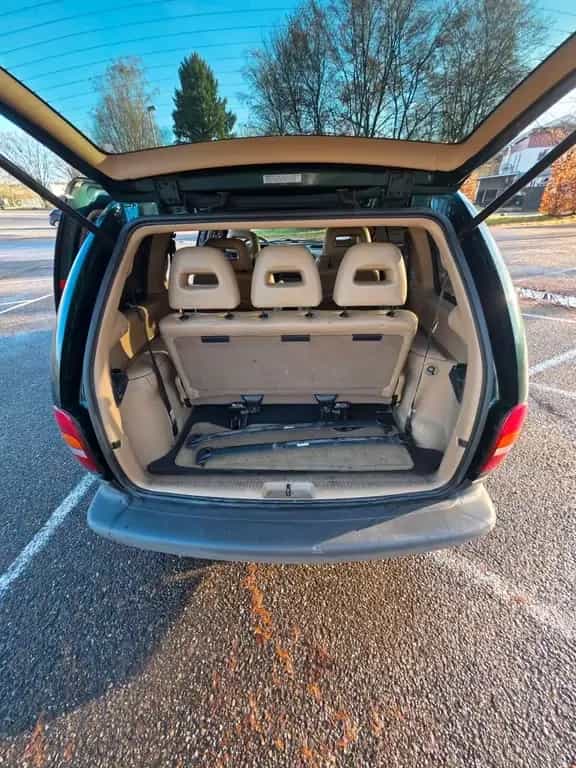 Chrysler Voyager LE 3.3 V6 Auto LE 04/1998-photo-2