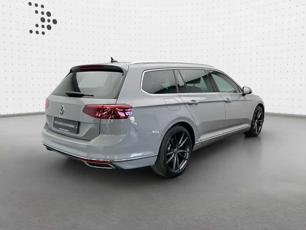 Volkswagen Passat Variant Elegance 2.0 TDI DSG*NAVI*R-LINE* 01/2022-photo-1