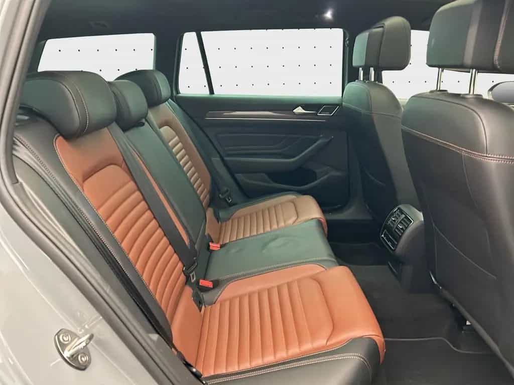 Volkswagen Passat Variant Elegance 2.0 TDI DSG*NAVI*R-LINE* 01/2022-photo-13