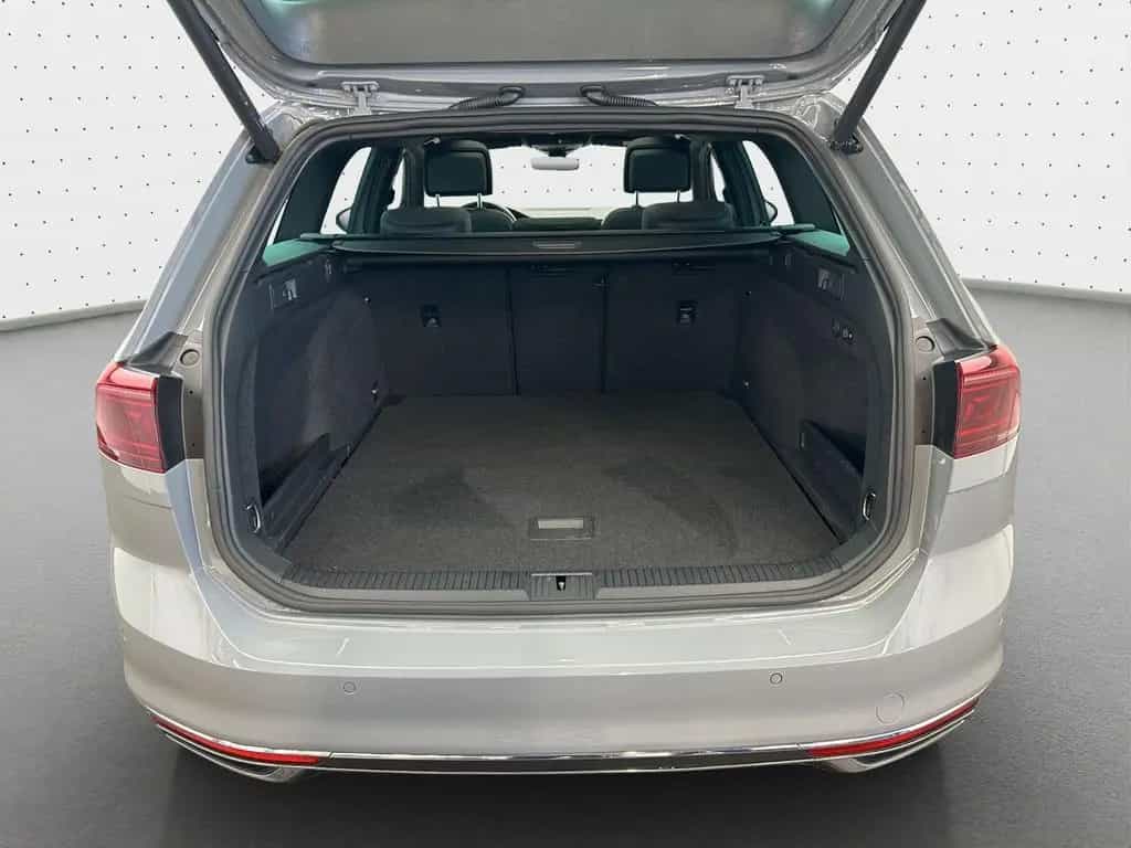 Volkswagen Passat Variant Elegance 2.0 TDI DSG*NAVI*R-LINE* 01/2022-photo-9