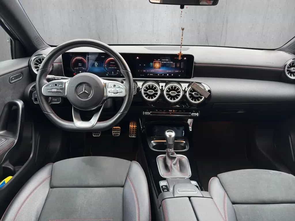Mercedes-Benz A-Class 180 Navigation AMG Line 01/2020-photo-11