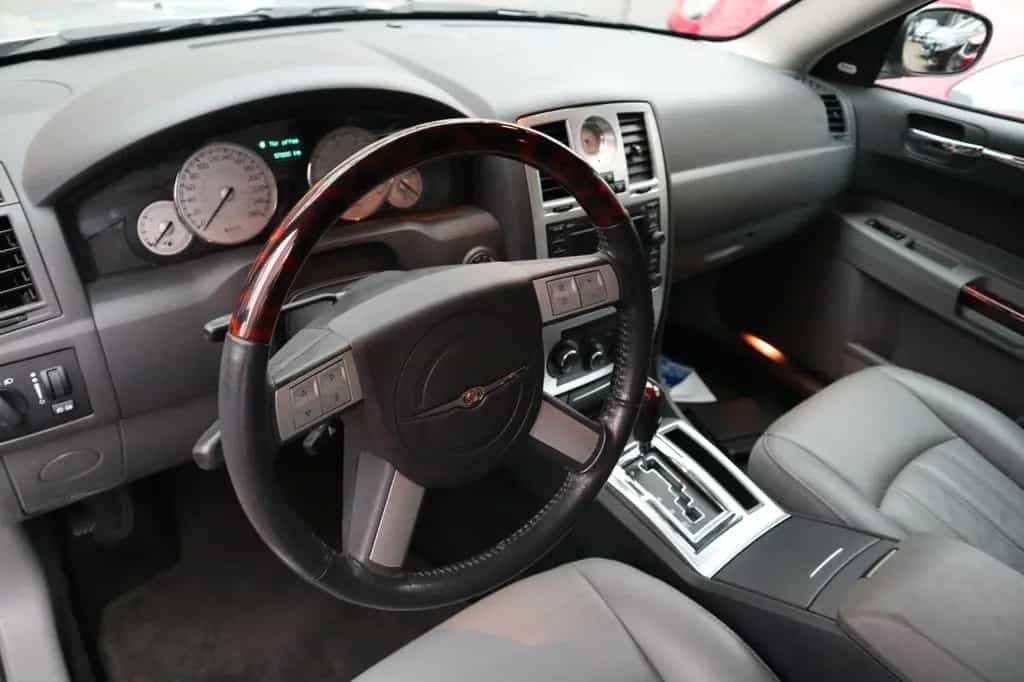 Chrysler 300C Touring 3.5 AWD Wenig Km !! 11/2006-photo-13