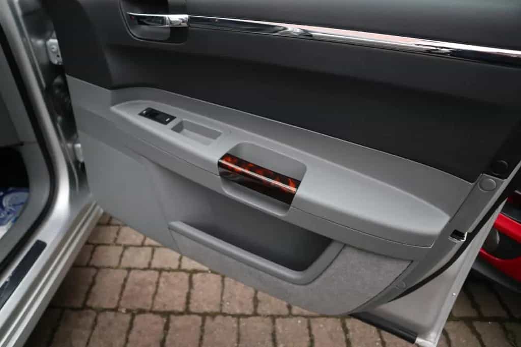 Chrysler 300C Touring 3.5 AWD Wenig Km !! 11/2006-photo-9