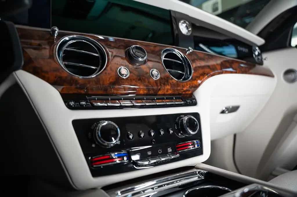 Rolls-Royce Ghost - 1.Hand - 5.300KM - Mwst. ausweisbar 10/2021-photo-12