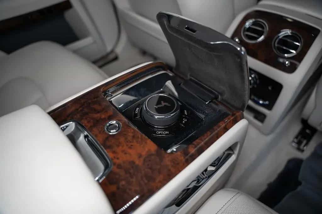 Rolls-Royce Ghost - 1.Hand - 5.300KM - Mwst. ausweisbar 10/2021-photo-19