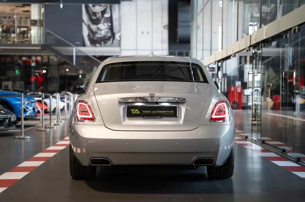 Rolls-Royce Ghost - 1.Hand - 5.300KM - Mwst. ausweisbar 10/2021-photo-2