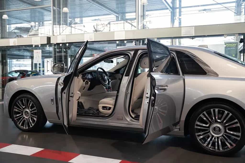 Rolls-Royce Ghost - 1.Hand - 5.300KM - Mwst. ausweisbar 10/2021-photo-8