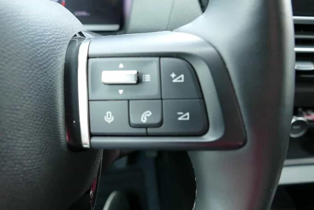 Citroën C4 1.2 12V e-THP Shine LED Navi Head-Up Kamera 10/2023-photo-12