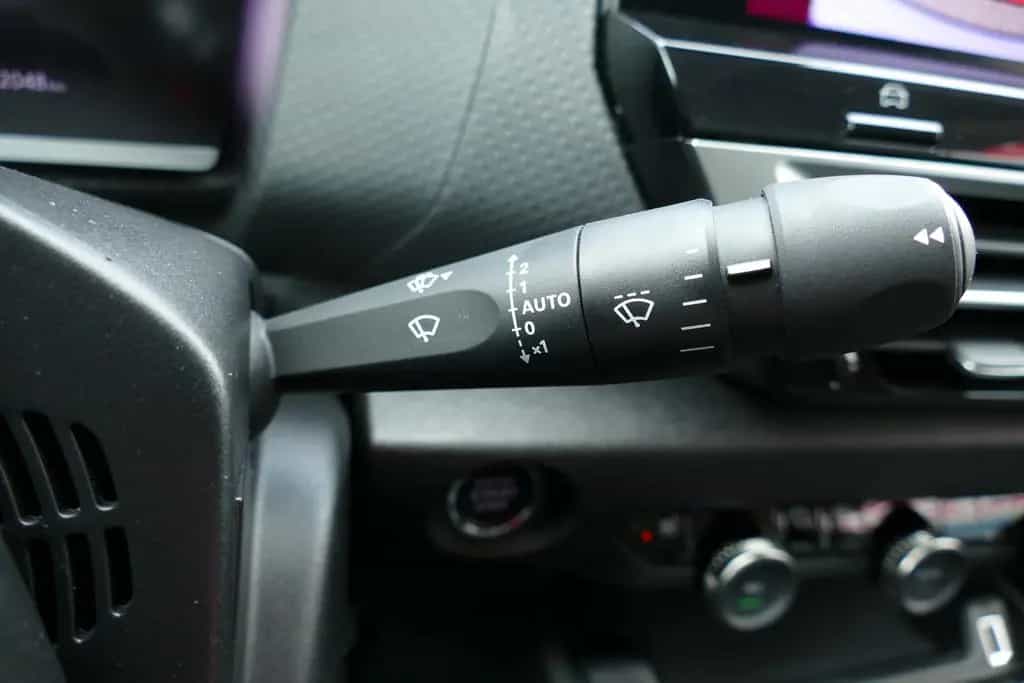 Citroën C4 1.2 12V e-THP Shine LED Navi Head-Up Kamera 10/2023-photo-14