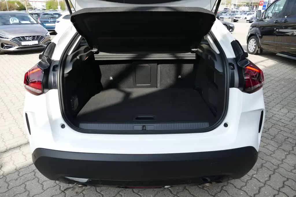 Citroën C4 1.2 12V e-THP Shine LED Navi Head-Up Kamera 10/2023-photo-27