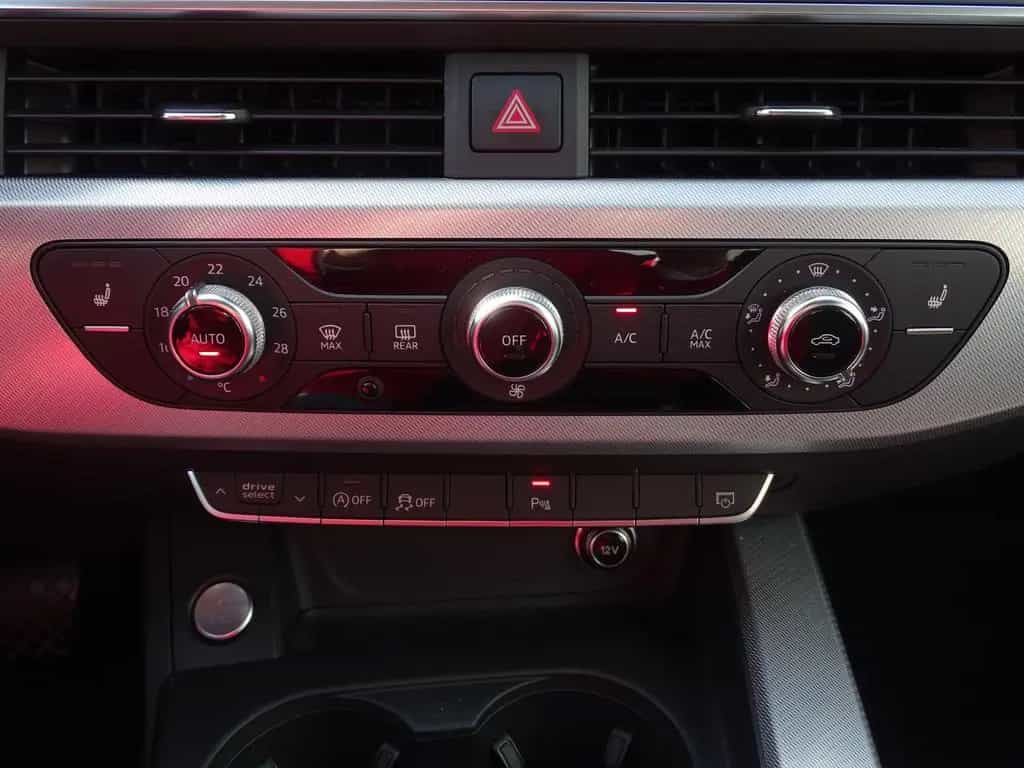 Audi A4 Avant 40 TFSI sport S-Tronic LED Navi PDC USB 04/2019-photo-12