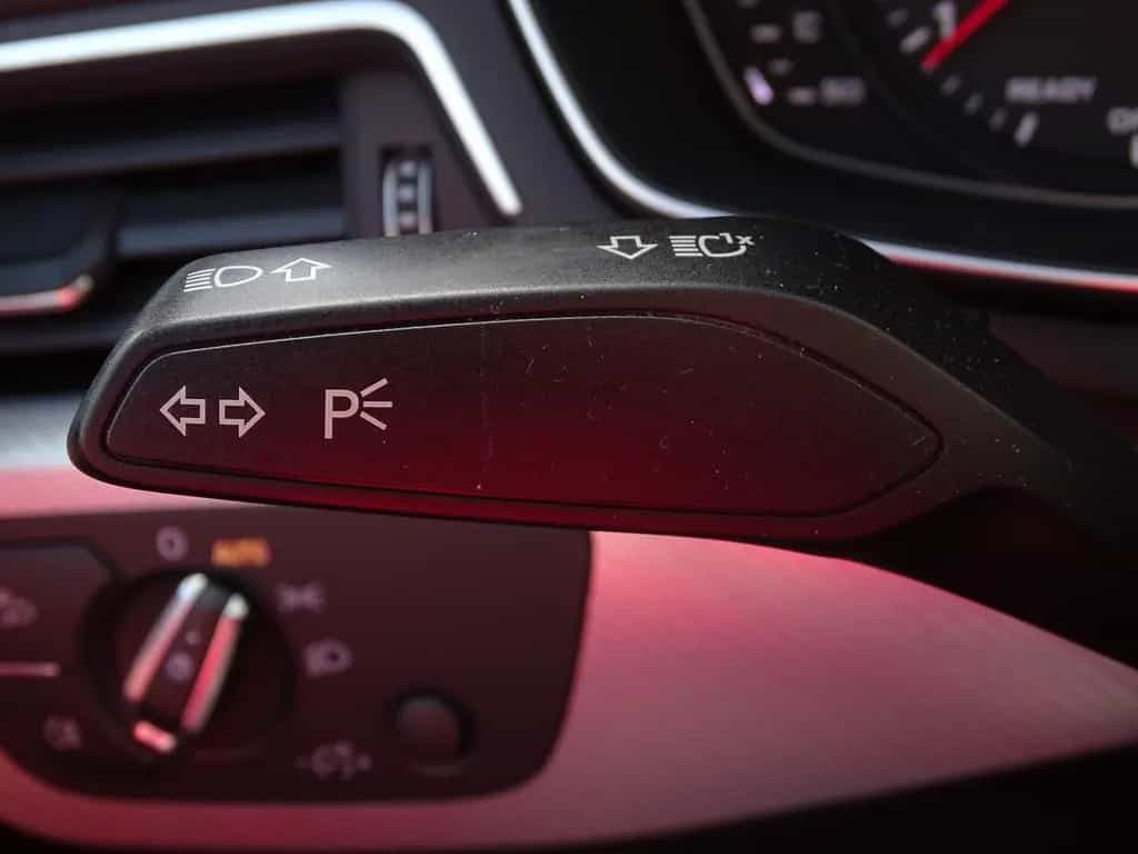 Audi A4 Avant 40 TFSI sport S-Tronic LED Navi PDC USB 04/2019-photo-18