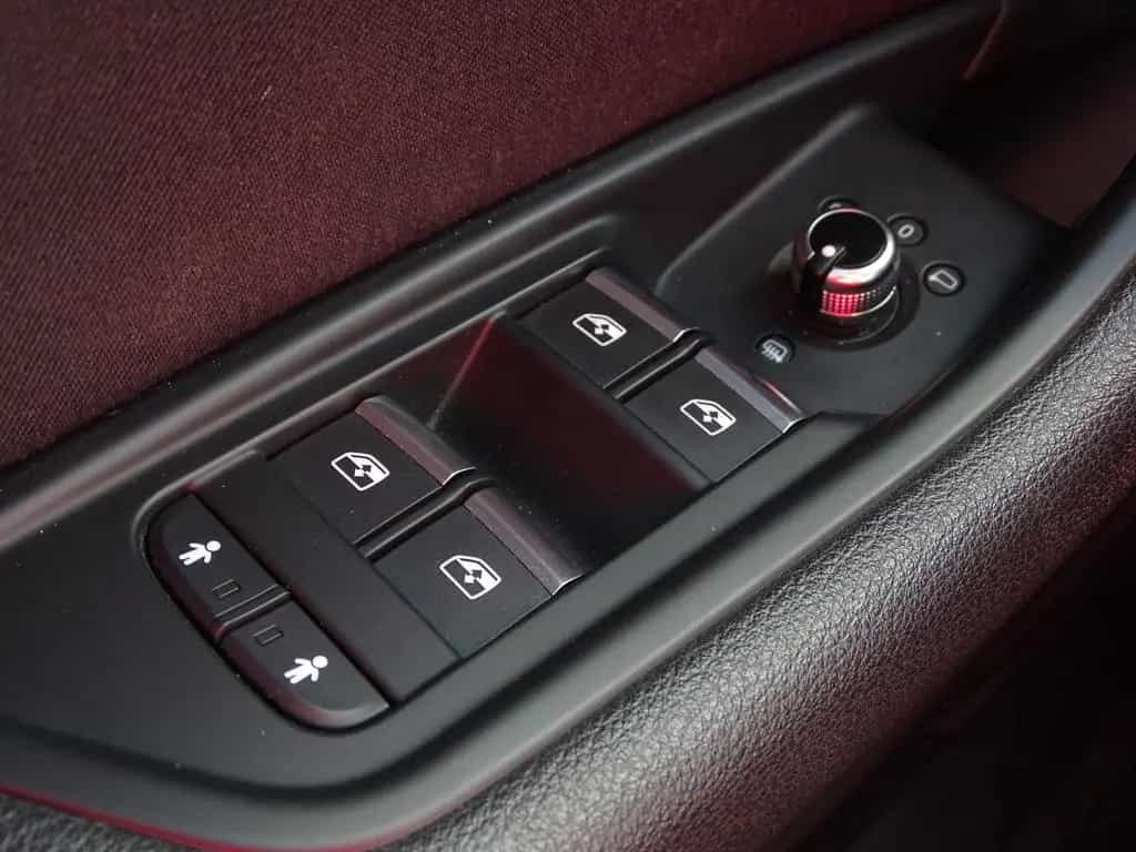 Audi A4 Avant 40 TFSI sport S-Tronic LED Navi PDC USB 04/2019-photo-24