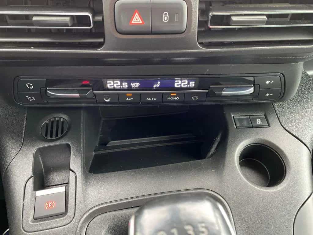 Citroën Berlingo XL Benzin 110 FEEL *7-Sitzer*AZV*SHZ* 02/2019-photo-24