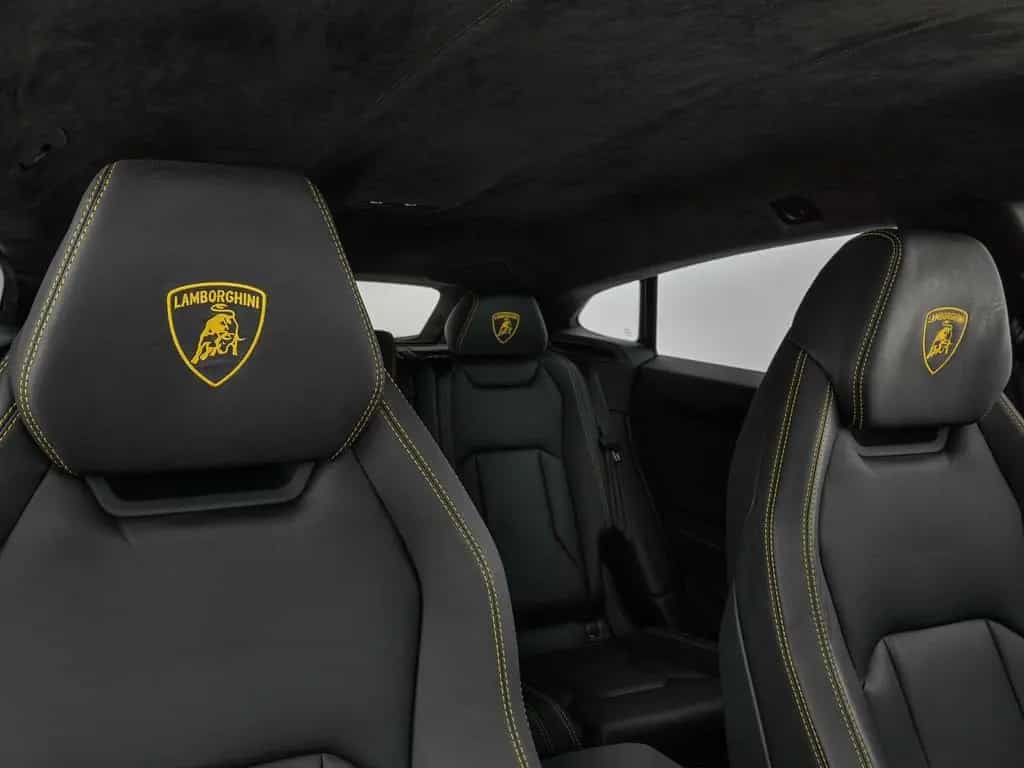 Lamborghini Urus 01/2022-photo-11
