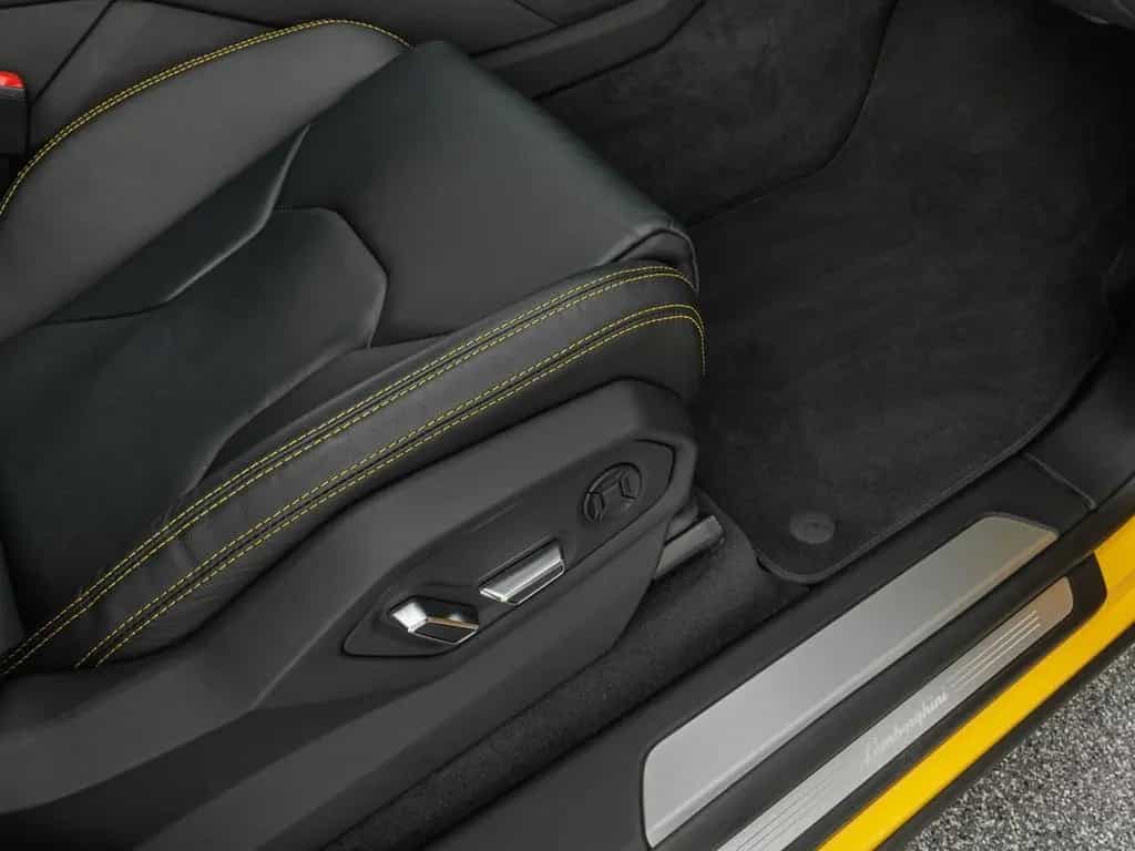 Lamborghini Urus 01/2022-photo-13