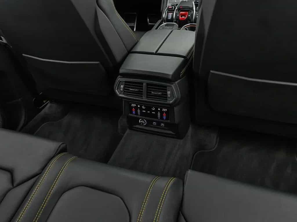Lamborghini Urus 01/2022-photo-18
