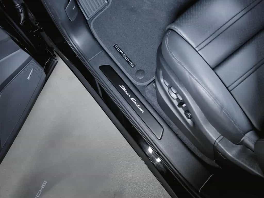 Porsche Cayenne Black Edition Sport Design Paket null-photo-25