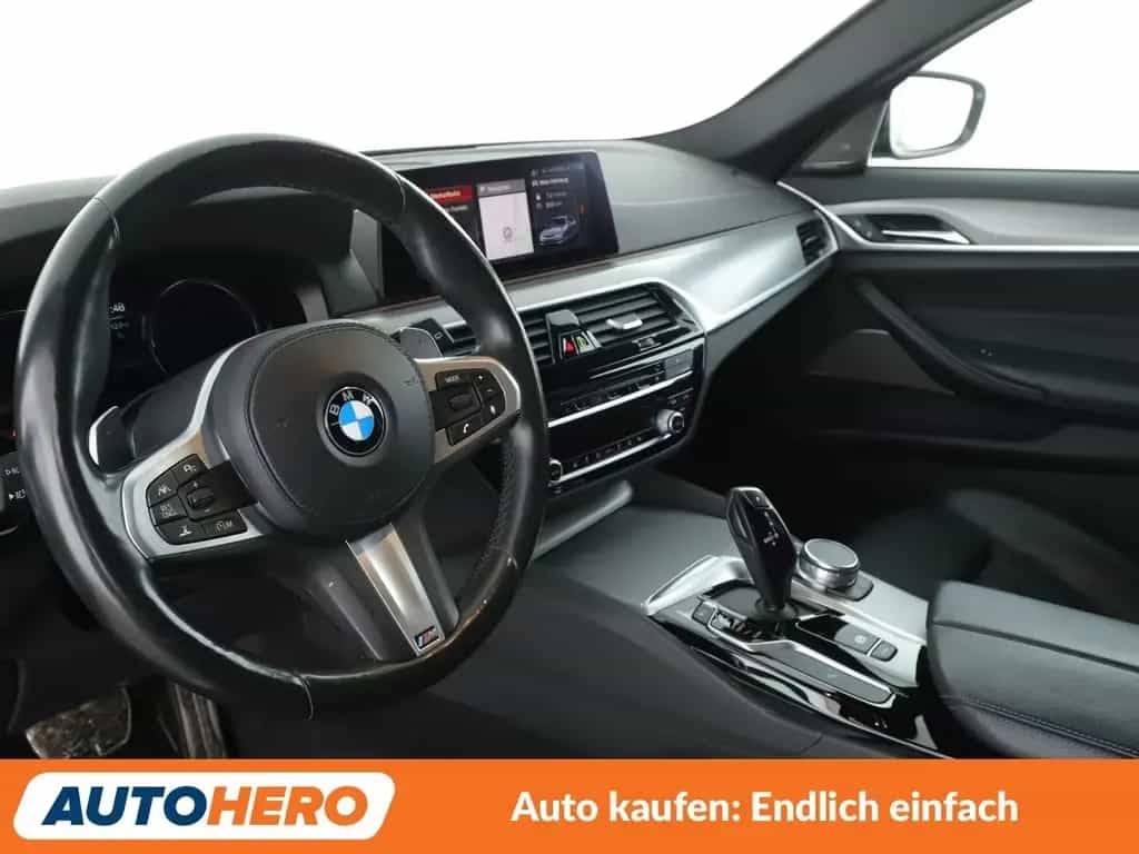 BMW 520 d M Sport Aut.*NAVI*LED*HUD*ACC*CAM*PDC*SHZ* 04/2019-photo-10