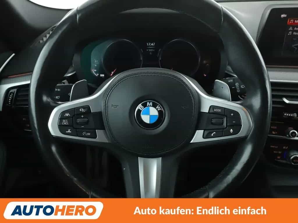 BMW 520 d M Sport Aut.*NAVI*LED*HUD*ACC*CAM*PDC*SHZ* 04/2019-photo-18