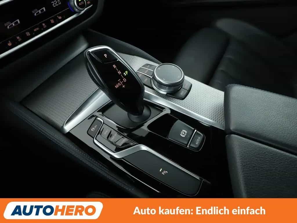 BMW 520 d M Sport Aut.*NAVI*LED*HUD*ACC*CAM*PDC*SHZ* 04/2019-photo-23