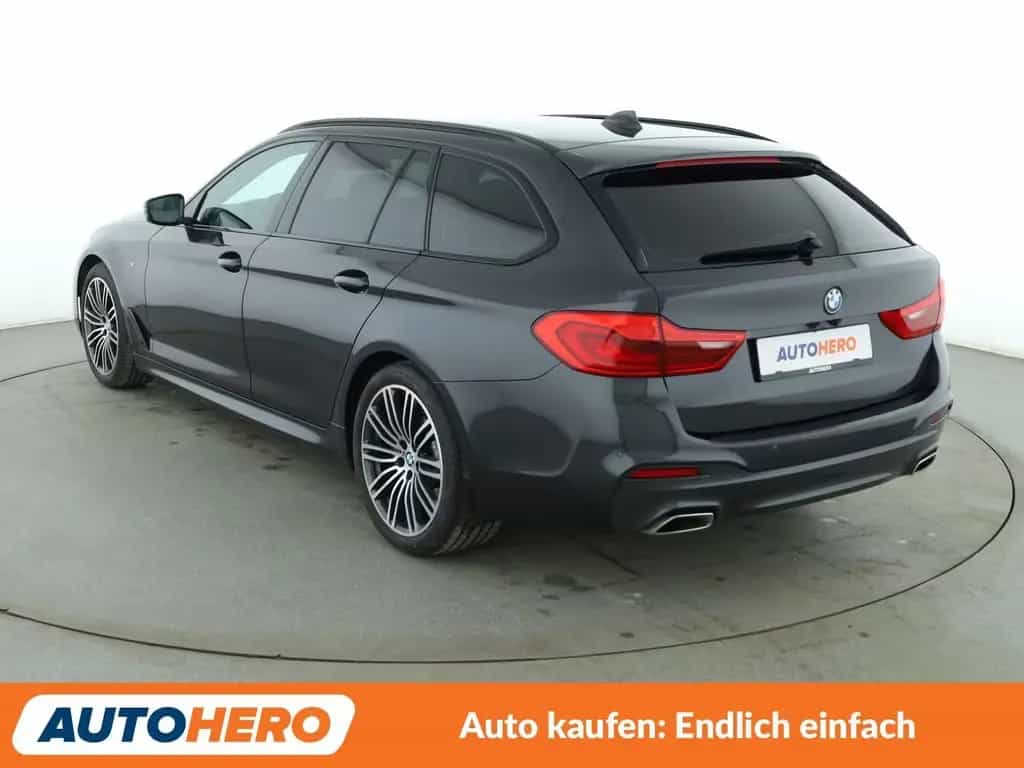 BMW 520 d M Sport Aut.*NAVI*LED*HUD*ACC*CAM*PDC*SHZ* 04/2019-photo-3