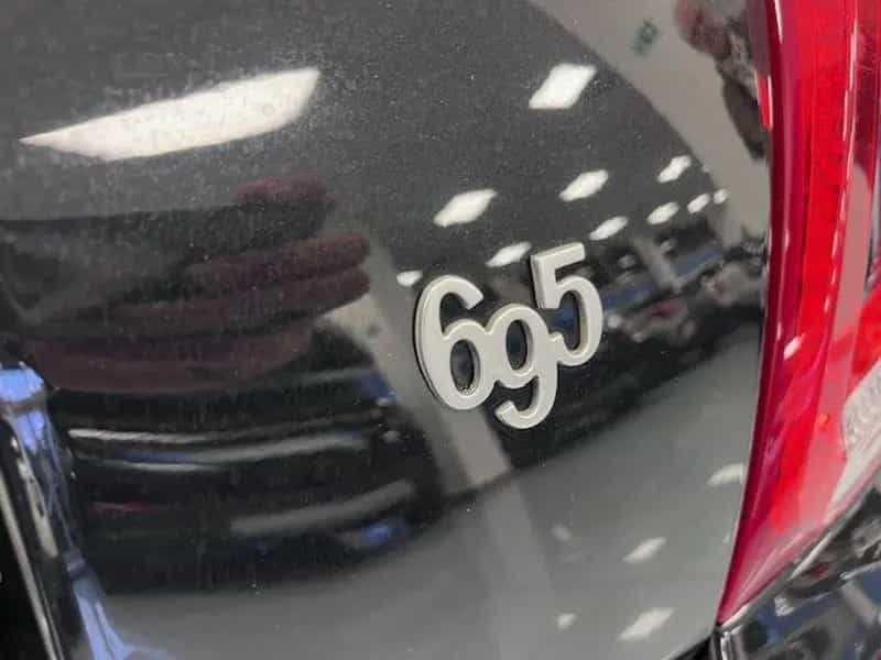 Abarth 695 1.4 T-Jet 695 70th 180cv 11/2022-photo-11