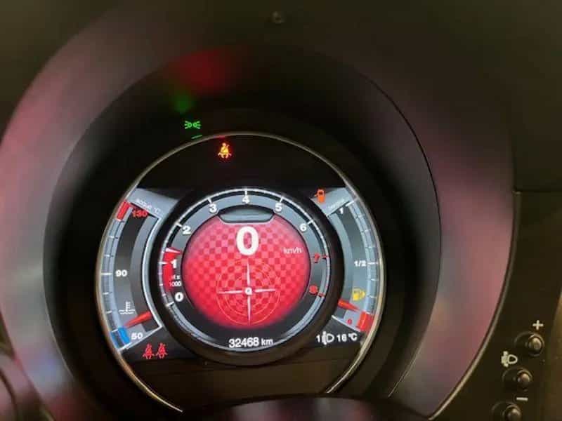 Abarth 695 1.4 T-Jet 695 70th 180cv 11/2022-photo-9
