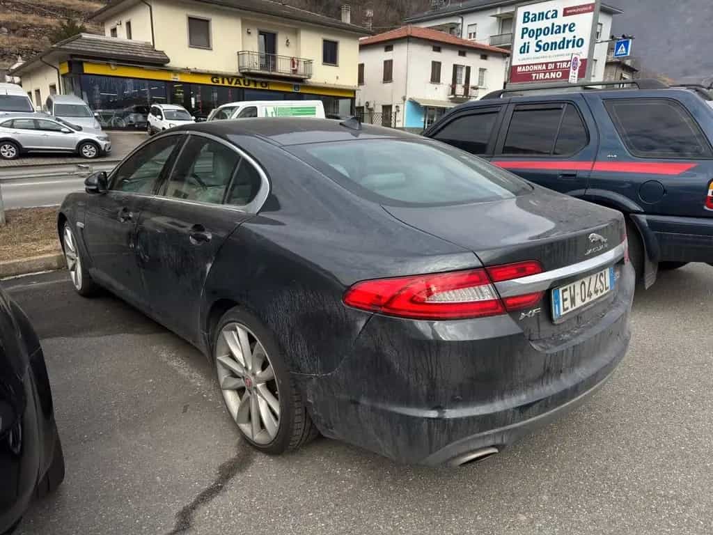 Jaguar XF XF 3.0cc 340CV Portfolio awd auto 10/2014-photo-2