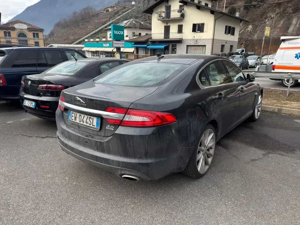 Jaguar XF XF 3.0cc 340CV Portfolio awd auto 10/2014-photo-3