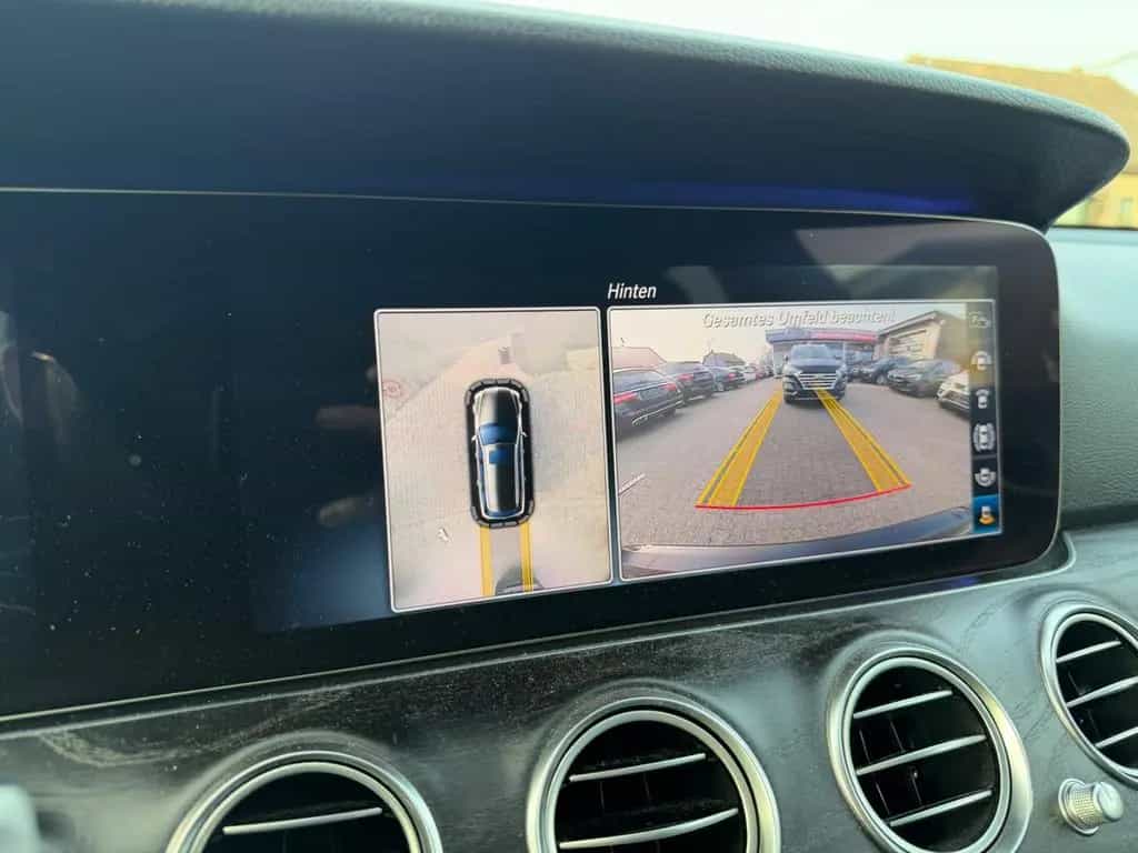Mercedes-Benz E-Class 300 d T 9-G AMG Widescreen Burmester ILS DIST 08/2018-photo-20