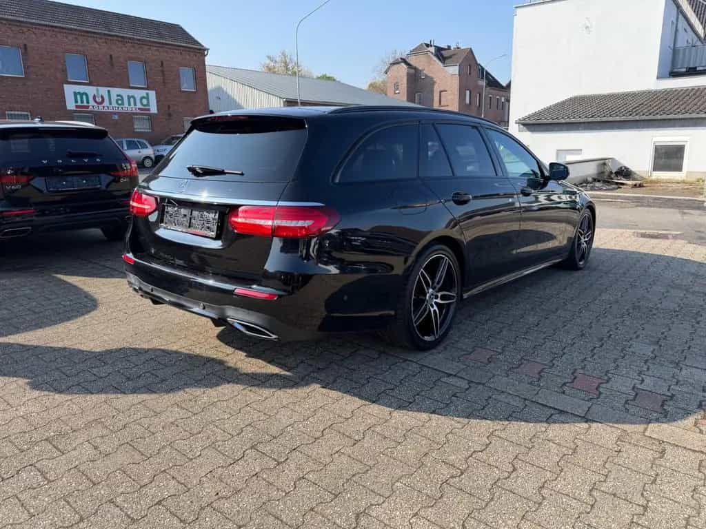 Mercedes-Benz E-Class 300 d T 9-G AMG Widescreen Burmester ILS DIST 08/2018-photo-28