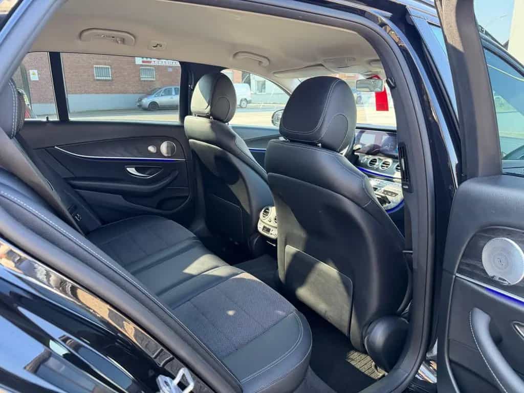 Mercedes-Benz E-Class 300 d T 9-G AMG Widescreen Burmester ILS DIST 08/2018-photo-36