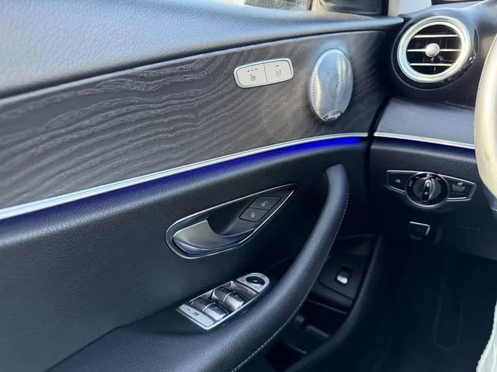 Mercedes-Benz E-Class 300 d T 9-G AMG Widescreen Burmester ILS DIST 08/2018-photo-42