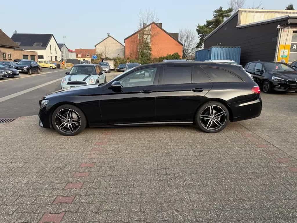 Mercedes-Benz E-Class 300 d T 9-G AMG Widescreen Burmester ILS DIST 08/2018-photo-7