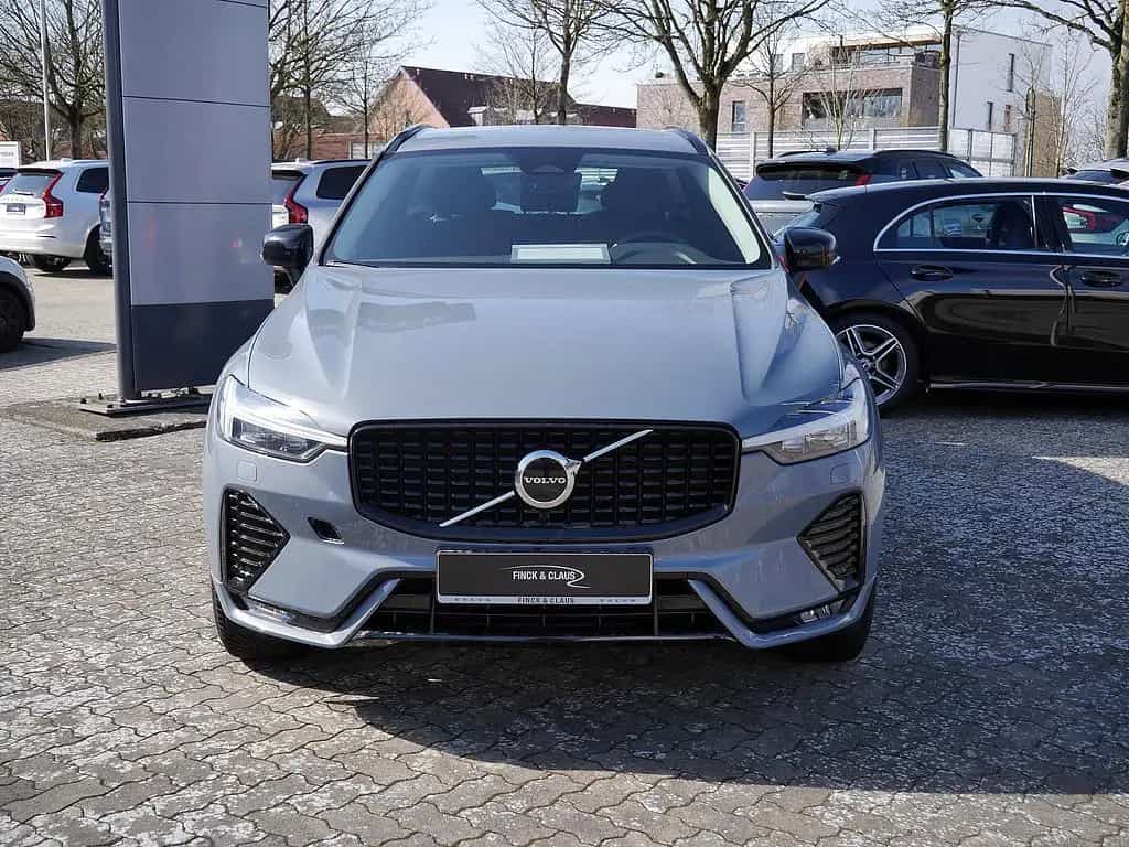 Volvo XC60 B4 AWD Plus Dark 10/2023-photo-1