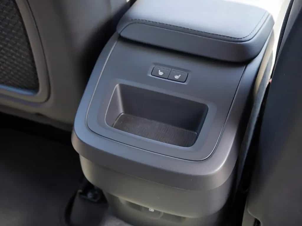 Volvo XC60 B4 AWD Plus Dark 10/2023-photo-10