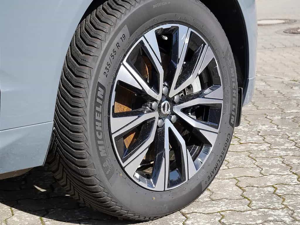 Volvo XC60 B4 AWD Plus Dark 10/2023-photo-12