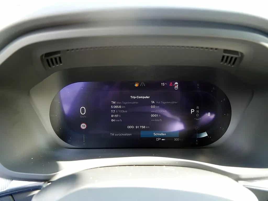 Volvo XC60 B4 AWD Plus Dark 10/2023-photo-33