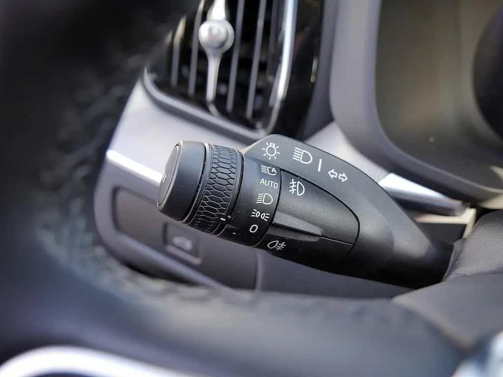 Volvo XC60 B4 AWD Plus Dark 10/2023-photo-36