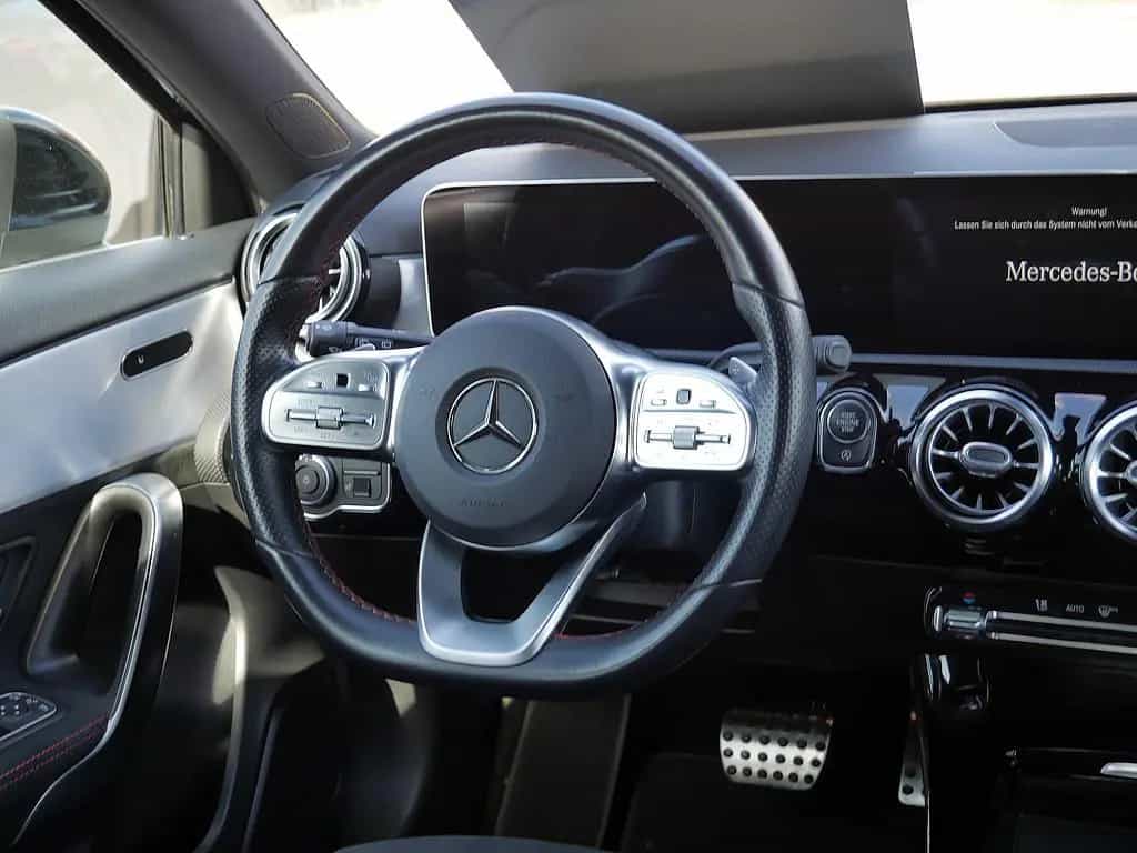 Mercedes-Benz A-Class 250 AMG Line 05/2020-photo-10