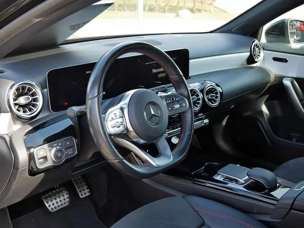 Mercedes-Benz A-Class 250 AMG Line 05/2020-photo-15