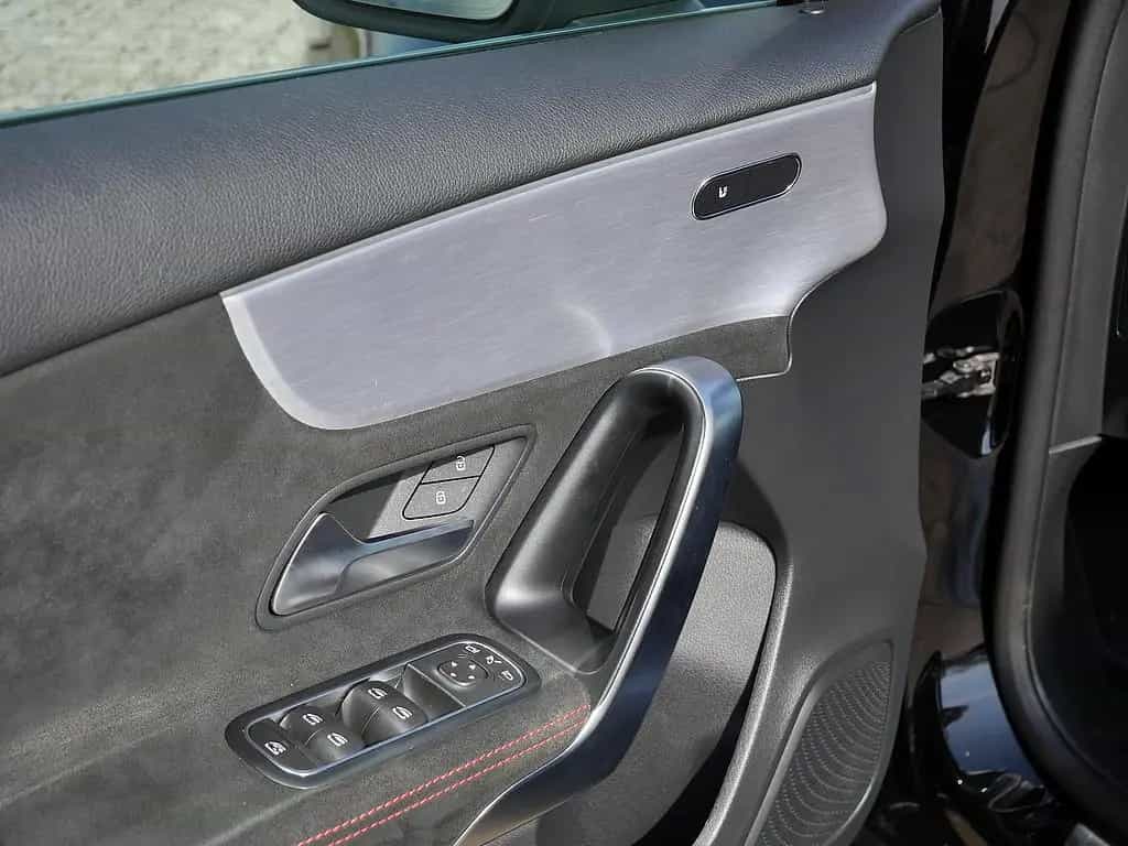 Mercedes-Benz A-Class 250 AMG Line 05/2020-photo-16