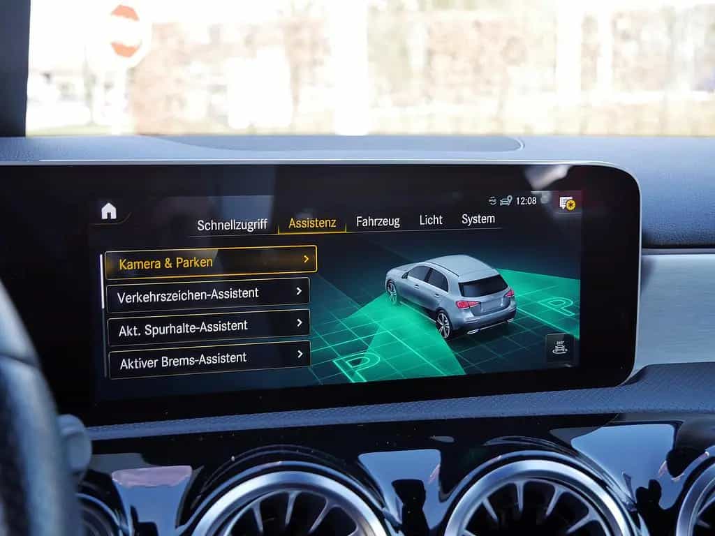 Mercedes-Benz A-Class 250 AMG Line 05/2020-photo-20