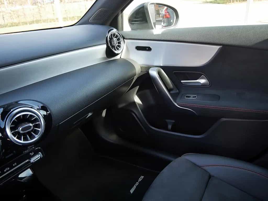 Mercedes-Benz A-Class 250 AMG Line 05/2020-photo-26